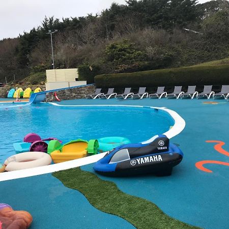 Exclusive 3 Bedroom Caravan, Sleeps 8 People At Parkdean Newquay Holiday Park, Cornwall, Uk 외부 사진