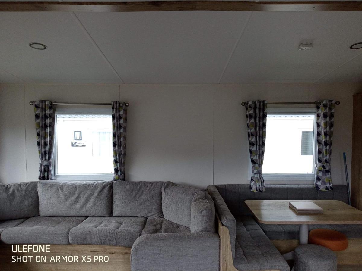 Exclusive 3 Bedroom Caravan, Sleeps 8 People At Parkdean Newquay Holiday Park, Cornwall, Uk 외부 사진