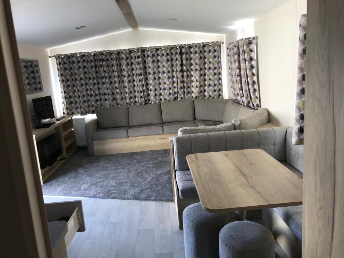 Exclusive 3 Bedroom Caravan, Sleeps 8 People At Parkdean Newquay Holiday Park, Cornwall, Uk 외부 사진