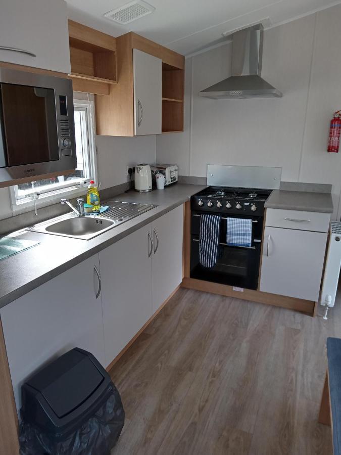 Exclusive 3 Bedroom Caravan, Sleeps 8 People At Parkdean Newquay Holiday Park, Cornwall, Uk 외부 사진