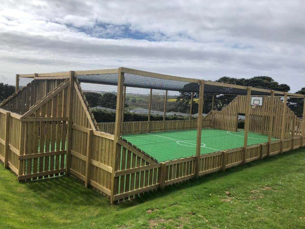 Exclusive 3 Bedroom Caravan, Sleeps 8 People At Parkdean Newquay Holiday Park, Cornwall, Uk 외부 사진
