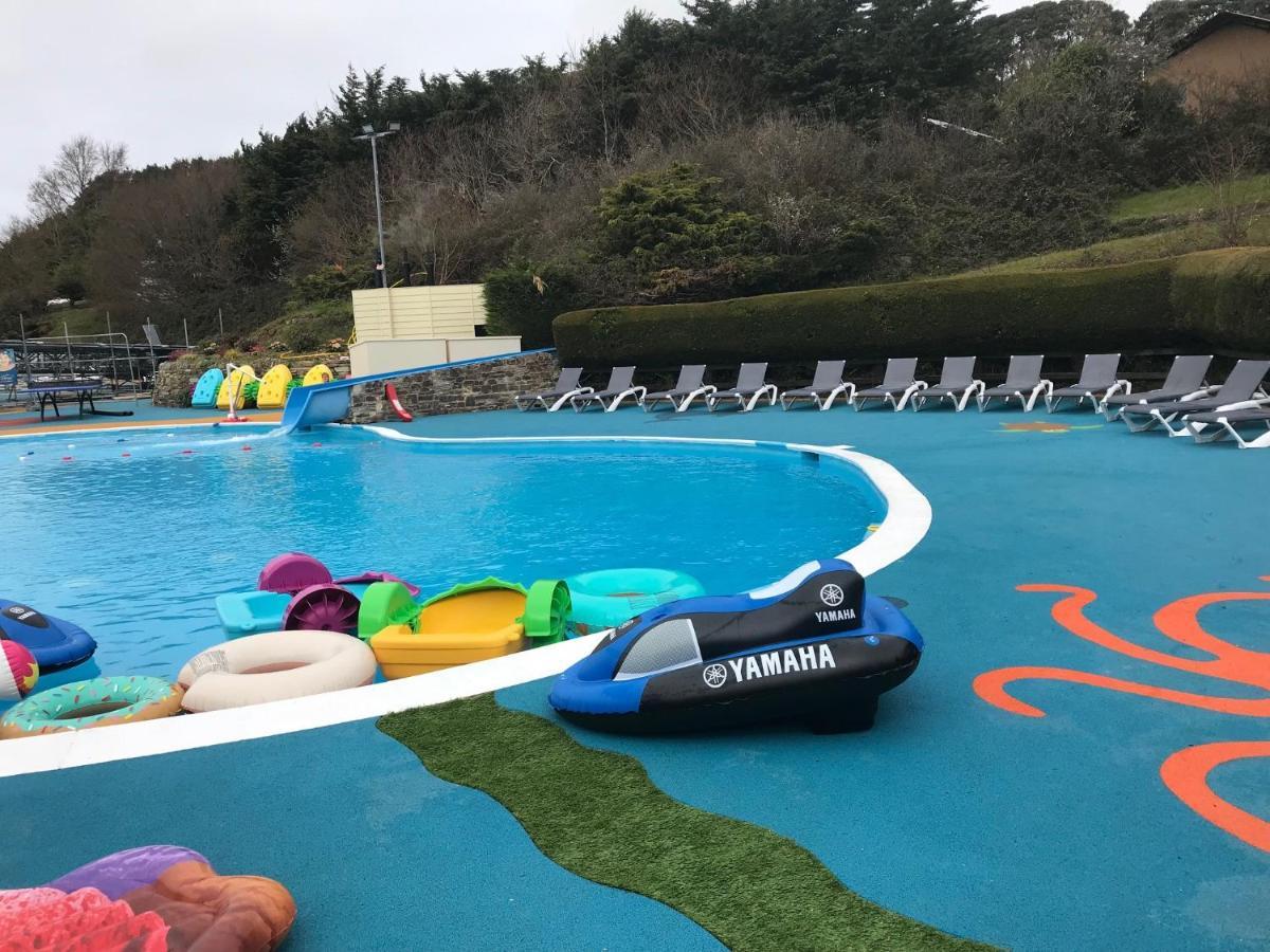 Exclusive 3 Bedroom Caravan, Sleeps 8 People At Parkdean Newquay Holiday Park, Cornwall, Uk 외부 사진